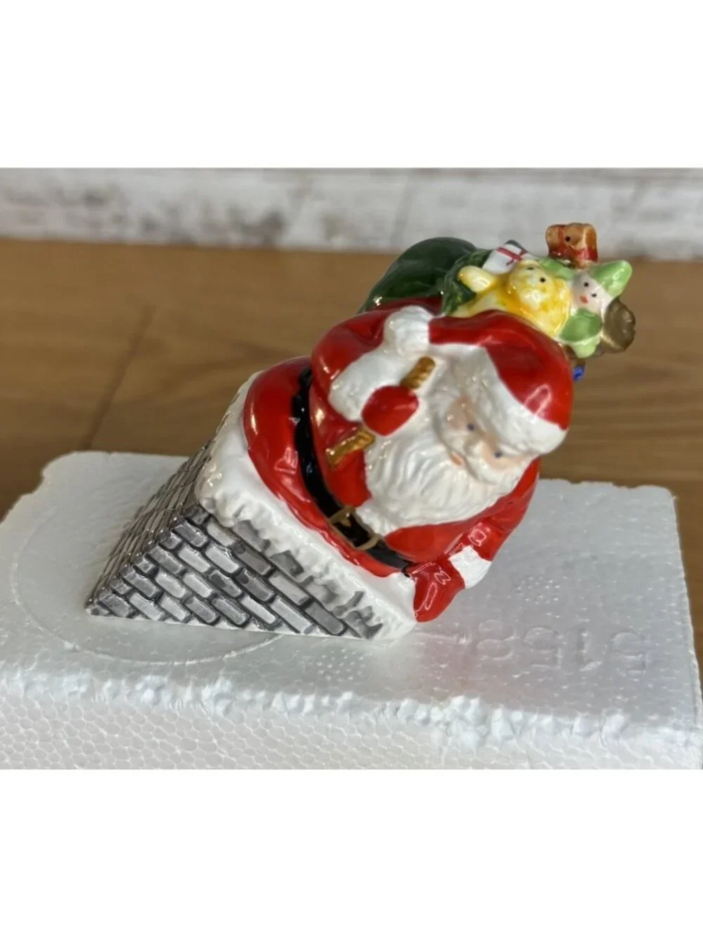 Dept 56 Down The Chimney He Goes Santa Claus Figurine Snow Village 5158-6